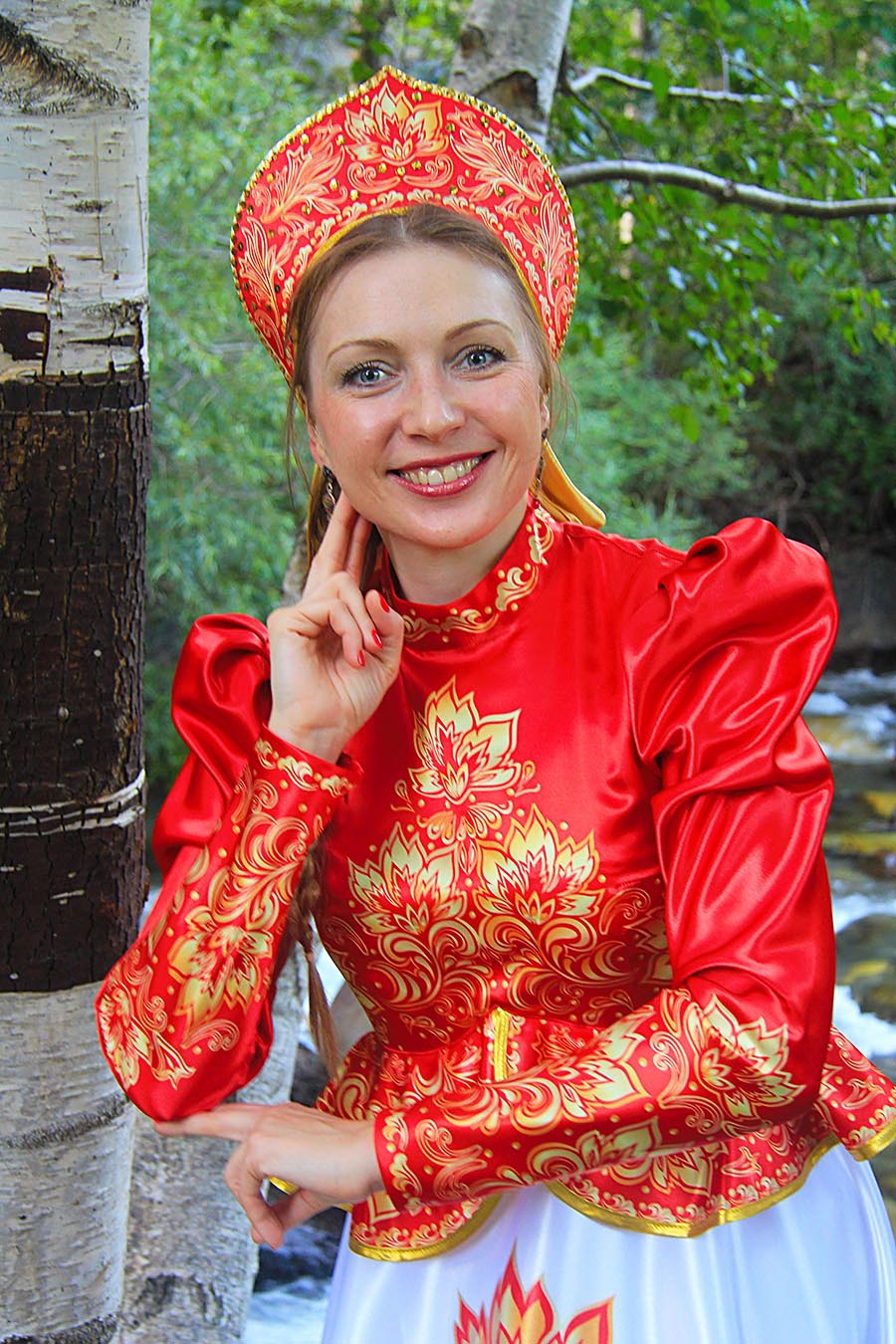 Women in Slavic costumes in Gurgaon
