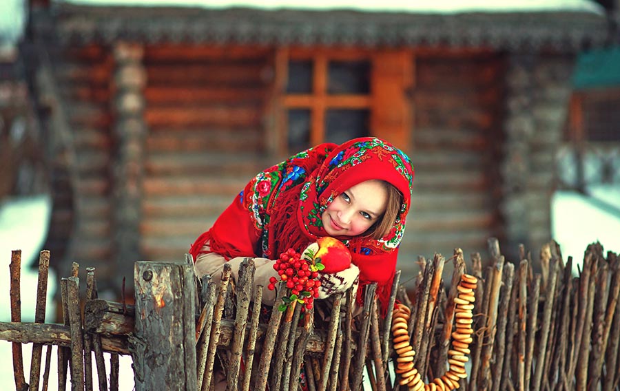 Sexy girl Women in Slavic costumes in Gurgaon