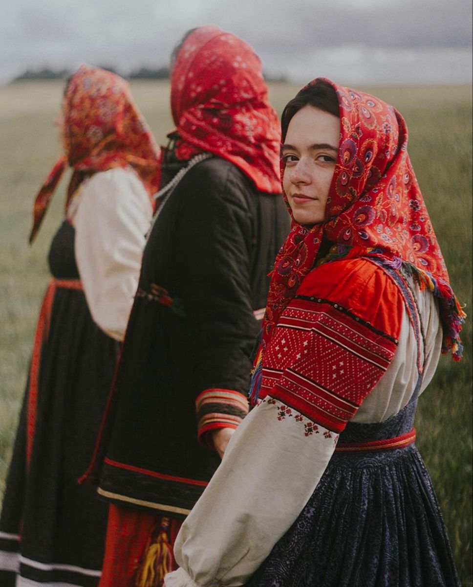 Women in Slavic costumes in Gurgaon