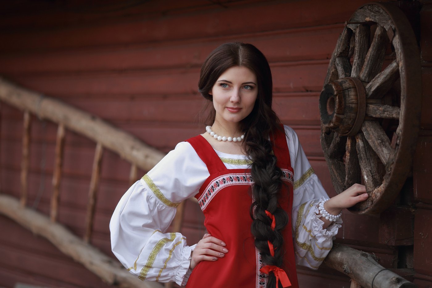 Girls in Slavic costumes in Gurgaon